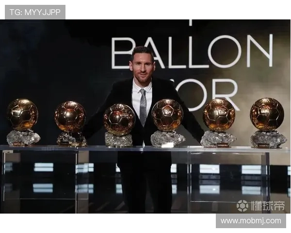 门德斯社媒晒照解锁第六座奖杯今年体坛赛场荣耀再度加冕带回家