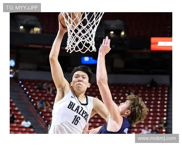 两双统治内线克林根17分10板3帽引领开拓者全场攻防制霸篮下